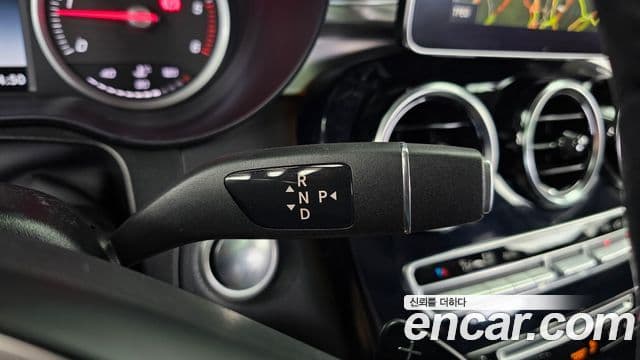 Mercedes-Benz GLC-Class 2018 — Şəkil 9/20