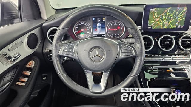 Mercedes-Benz GLC-Class 2018 — Şəkil 13/20