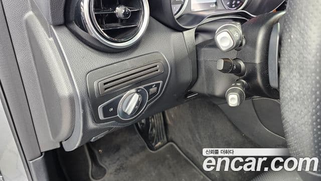 Mercedes-Benz GLC-Class 2018 — Şəkil 16/20