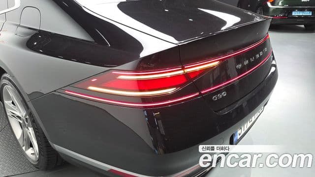 Genesis G90 2022 — Photo 6/37