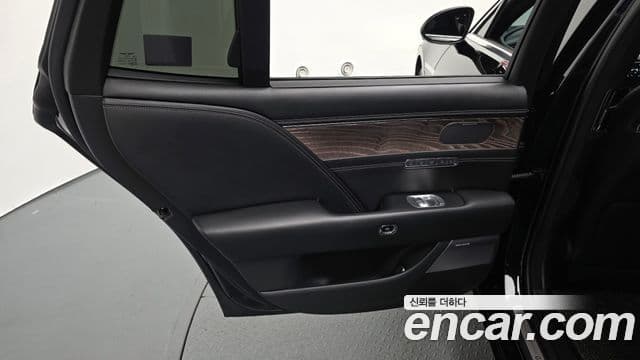 Genesis G90 2022 — Photo 29/37