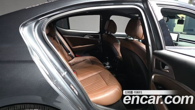 Genesis G70 2019 — Şəkil 13/32
