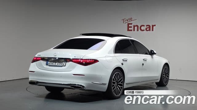 Mercedes-Benz S-Class 2024 — Photo 34/39