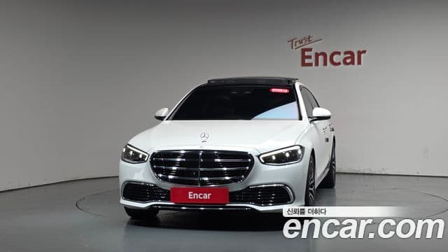 Mercedes-Benz S-Class 2024 — Photo 25/39