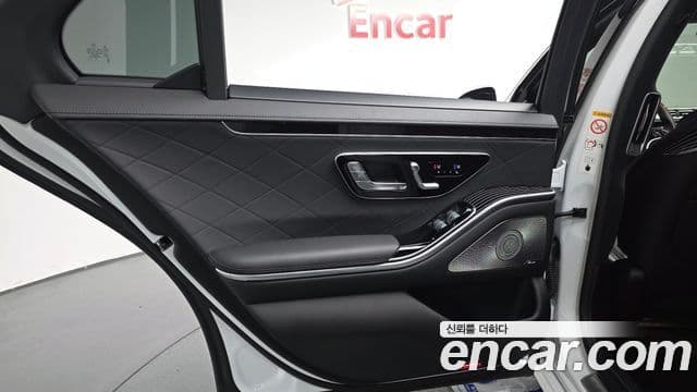 Mercedes-Benz S-Class 2024 — Photo 15/39