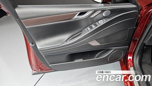 Genesis G80 2025 — Şəkil 27/33