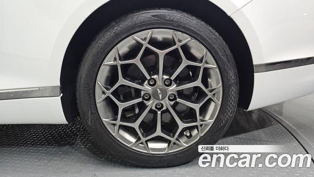 Genesis G80 2021 — ფოტო 32/33