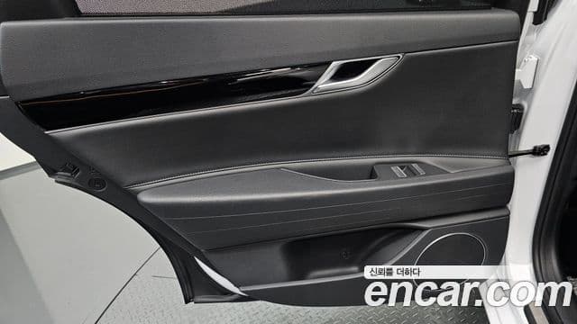 Genesis G80 2021 — ფოტო 16/33