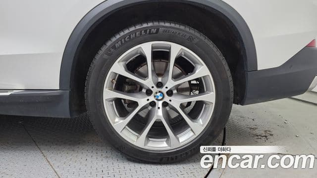 BMW X5 2021 — ფოტო 30/30