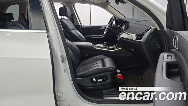 BMW X5 2021 — ფოტო 8/30