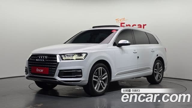 Audi Q7 2019 — ფოტო 1/20
