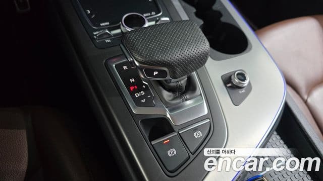 Audi Q7 2019 — ფოტო 9/20