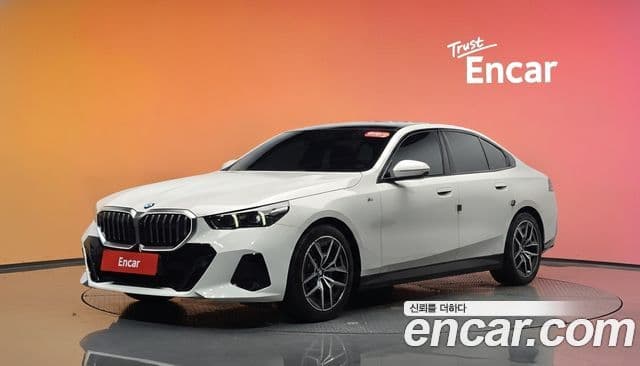BMW 5 Series 2023 — Şəkil 1/20