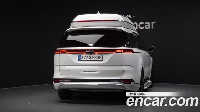 Kia Carnival 2022 — Фото 3/20