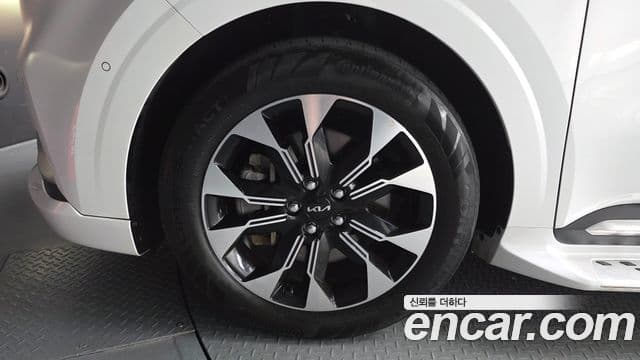 Kia Carnival 2022 — Фото 4/20