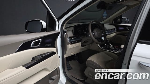 Kia Carnival 2022 — Фото 8/20