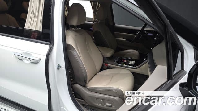 Kia Carnival 2022 — Фото 11/20