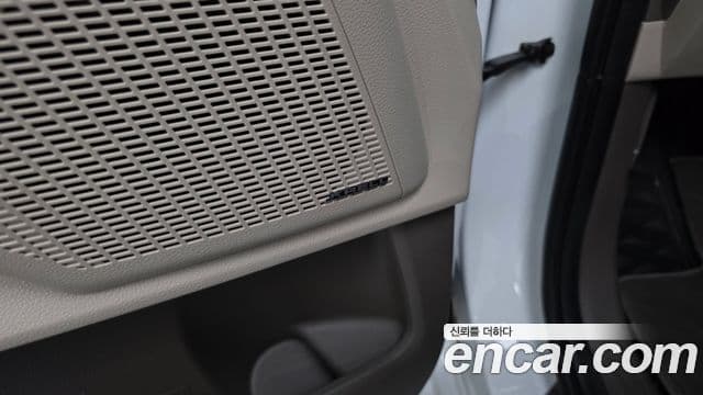 Kia Carnival 2022 — ფოტო 32/35