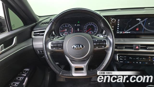 Kia K5 2020 — ფოტო 13/20
