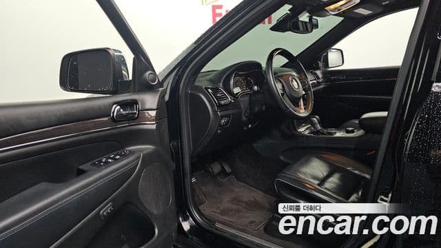 Jeep Grand Cherokee 2019 — Şəkil 10/20
