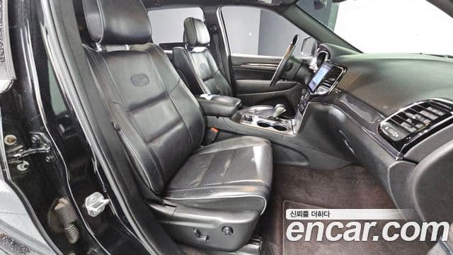 Jeep Grand Cherokee 2019 — Şəkil 11/20