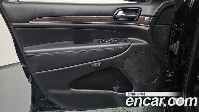 Jeep Grand Cherokee 2019 — Photo 10/33