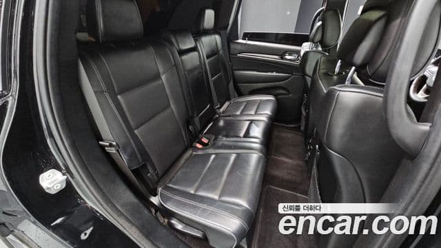 Jeep Grand Cherokee 2019 — Photo 16/33