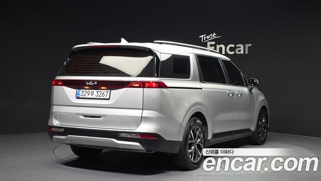 Kia Carnival 2021 — Фото 2/20