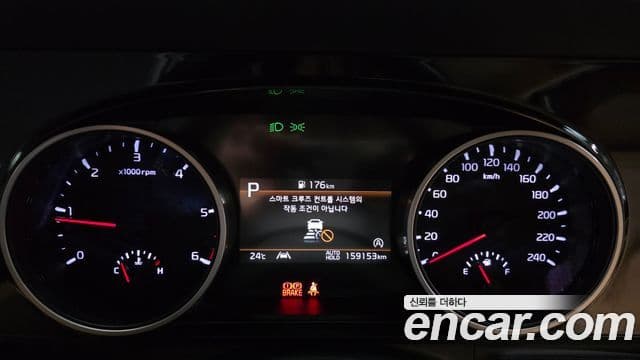 Kia Carnival 2021 — Фото 8/20