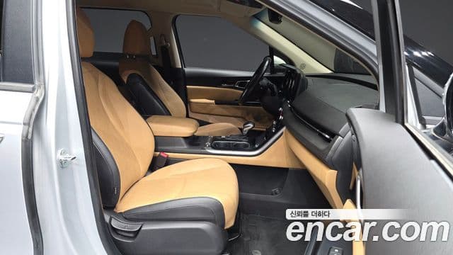 Kia Carnival 2021 — Фото 11/20