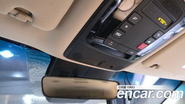 Kia Carnival 2021 — Фото 18/20
