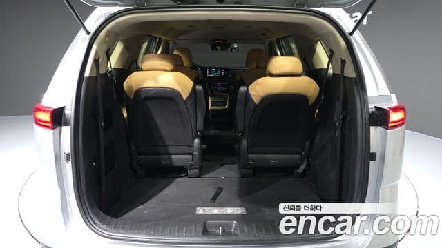 Kia Carnival 2021 — Фото 20/20