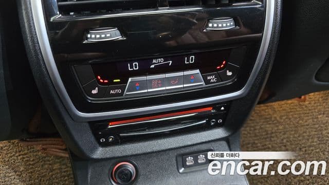 BMW X7 2020 — Photo 14/32