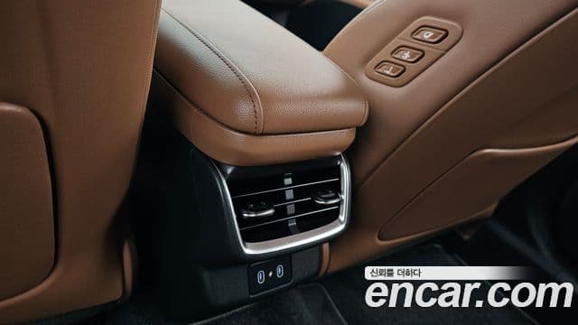 Hyundai Grandeur 2023 — ფოტო 19/20