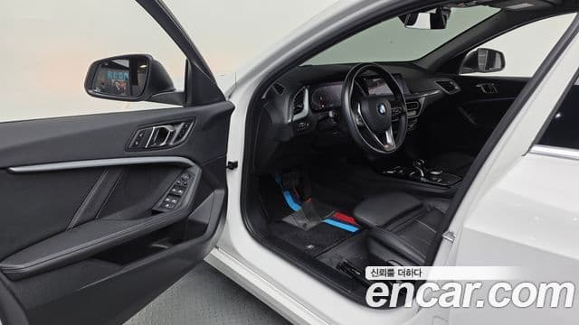 BMW 1 Series 2022 — ფოტო 9/20