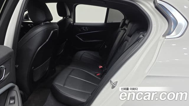 BMW 1 Series 2022 — ფოტო 12/20