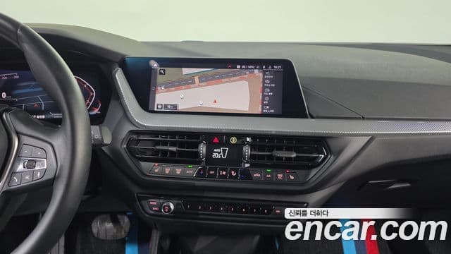 BMW 1 Series 2022 — ფოტო 14/20