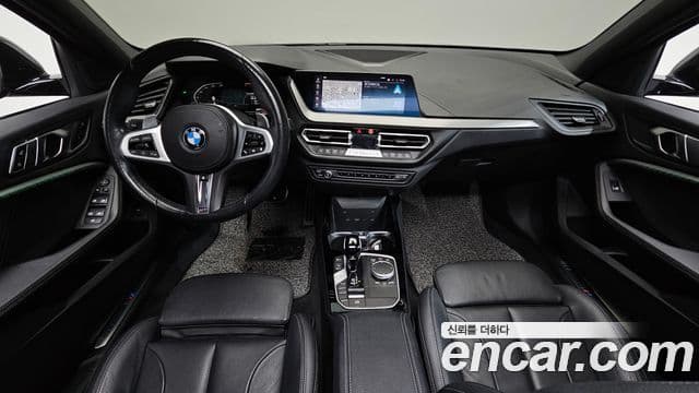 BMW 1 Series 2022 — Şəkil 7/20