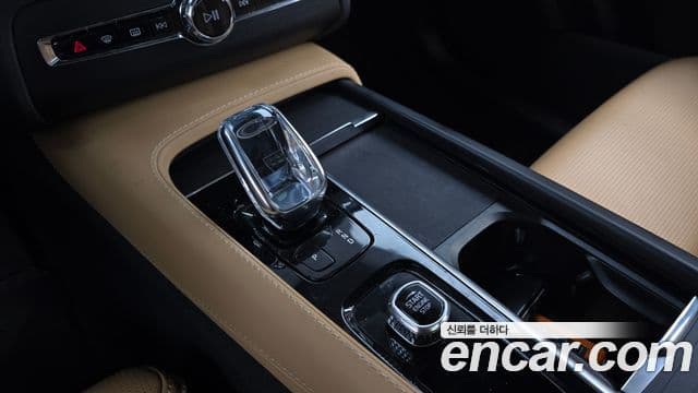 Volvo XC90 2022 — Photo 19/20