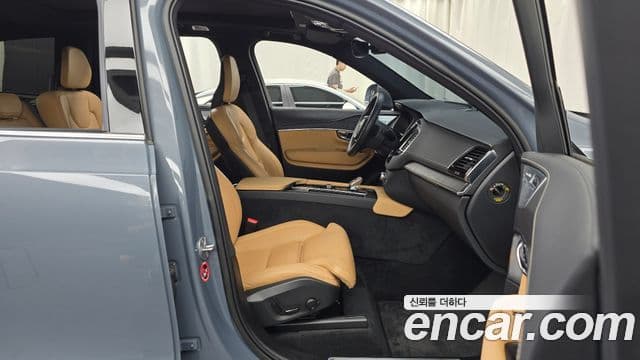 Volvo XC90 2022 — Photo 17/20