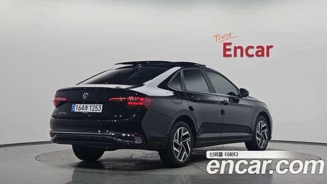 Volkswagen Jetta 2024 — Şəkil 2/20