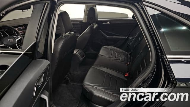 Volkswagen Jetta 2024 — Şəkil 12/20