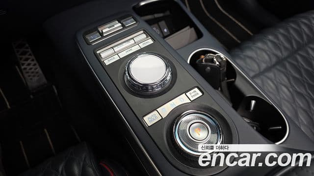 Genesis GV70 2021 — Şəkil 9/20