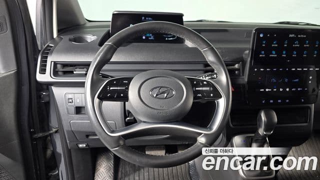 Hyundai Staria 2023 — Şəkil 13/20