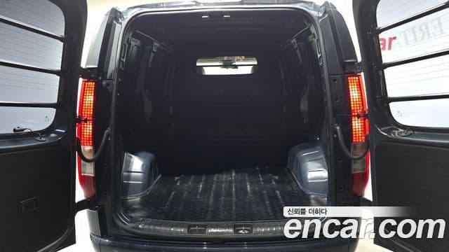 Hyundai Staria 2023 — Şəkil 18/20