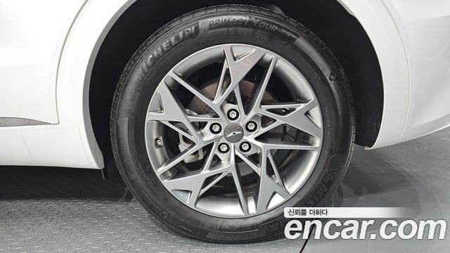 Genesis GV70 2021 — Photo 18/31
