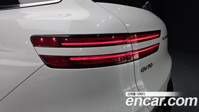 Genesis GV70 2021 — Photo 3/31
