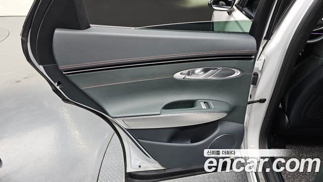 Genesis GV70 2021 — Photo 31/31