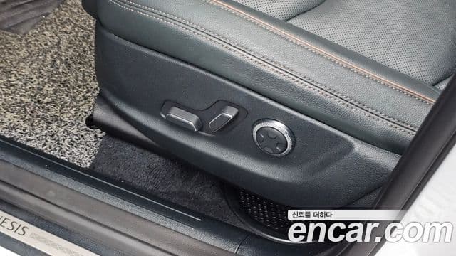 Genesis GV70 2021 — Photo 26/31