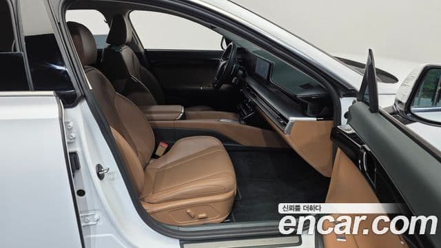 Hyundai Grandeur 2023 — ფოტო 11/20